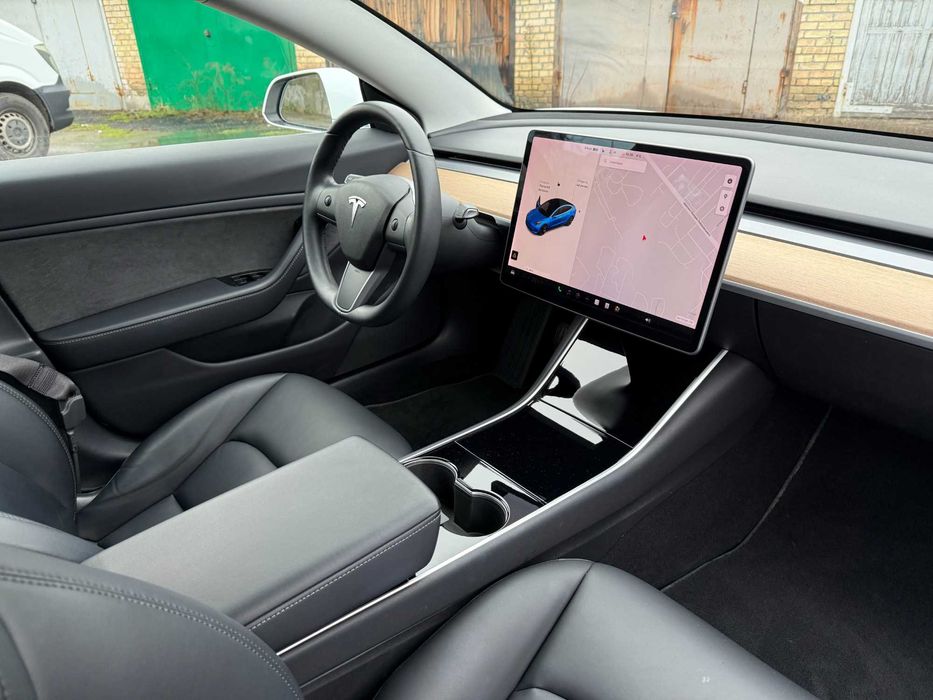 Продам Tesla Model 3 2018