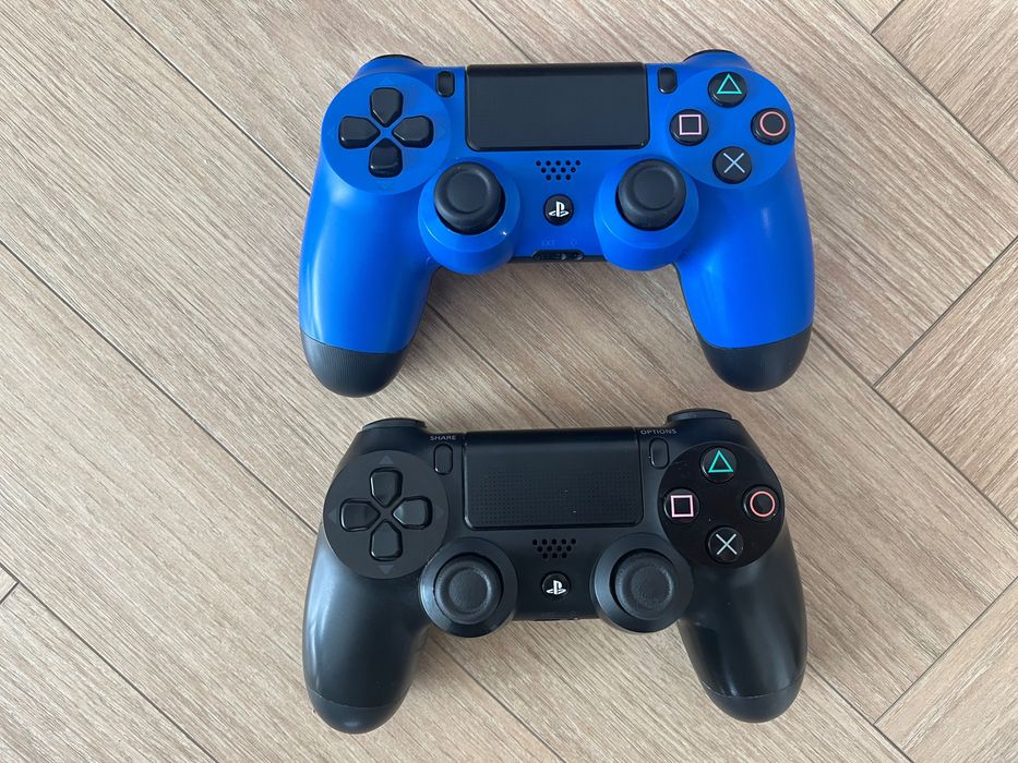 Ps4 500gb dwa pady GTA5 UFC4 FIFA Red Dead Redemption 2