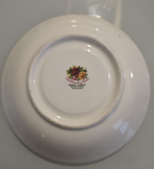 Chávena de chá com prato Old Country Roses Royal Albert.