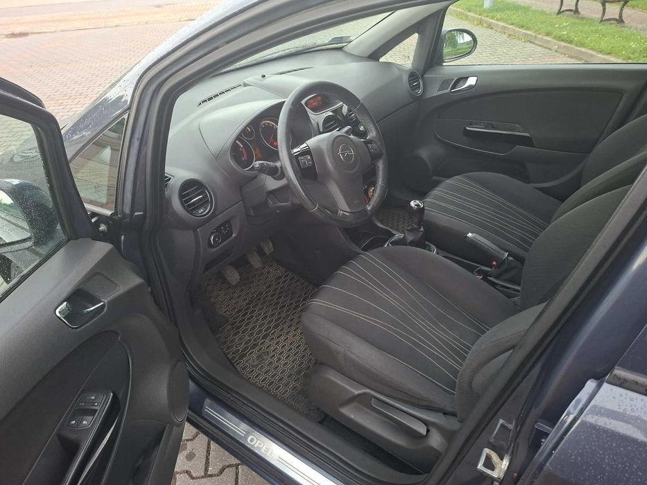 Opel Corsa 1.3 CDTI 2010 r.