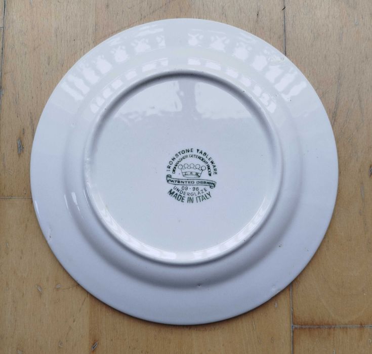 Lindíssimo Prato em Porcelana Italiana
