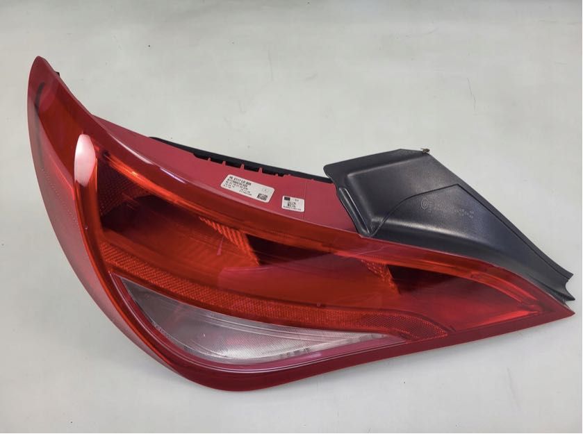 lampa lewy tył lewa tylna MERCEDES CLA C117 W117