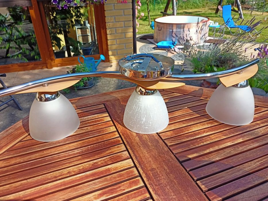 Lampa sufitowa 3 żarówki . Drewno - metal