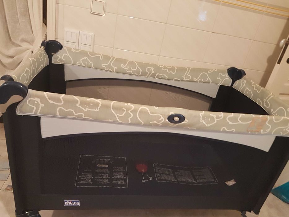 Cama de viagem Chicco com colchão ortopédico