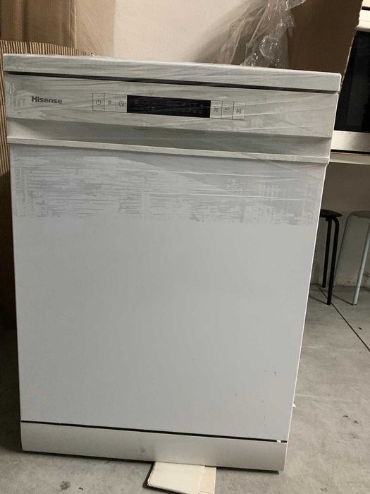 Máquina de lavar loiça Hisense quase nova (3 meses de uso) – impecável