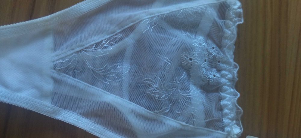 stringi damskie urocze