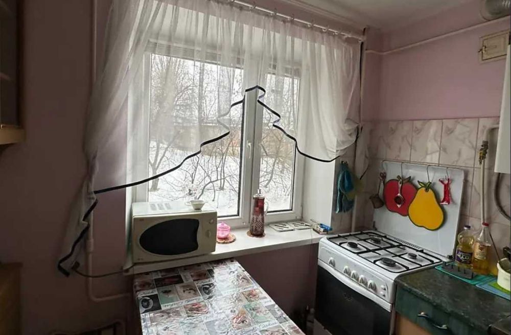 Продам двокімнатну квартиру на Соборній