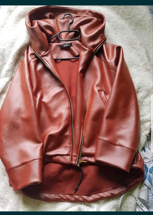 Stylowa kurtka przeciwdeszczowa