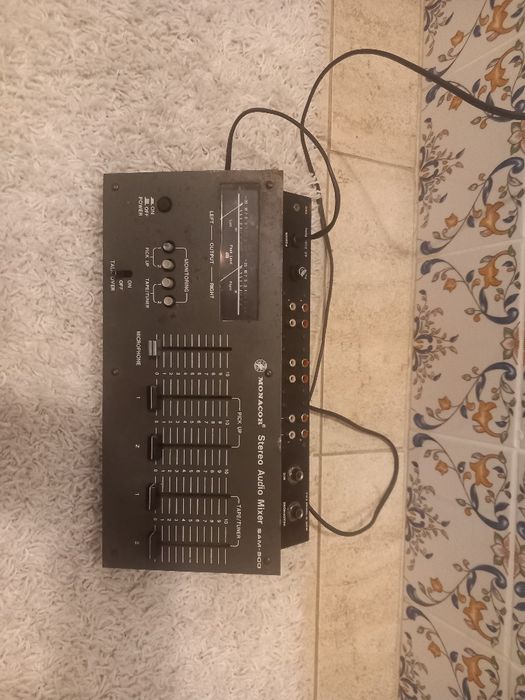 Mesa mistura Monacor