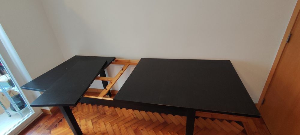Mesa de jantar Ikea Bjursta
