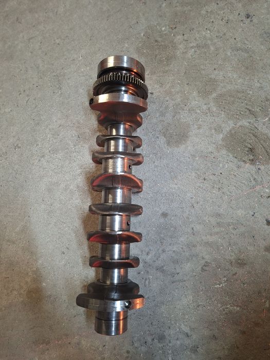 Колінвал до Opel Astra j 2016 рік 1.6 дизель.