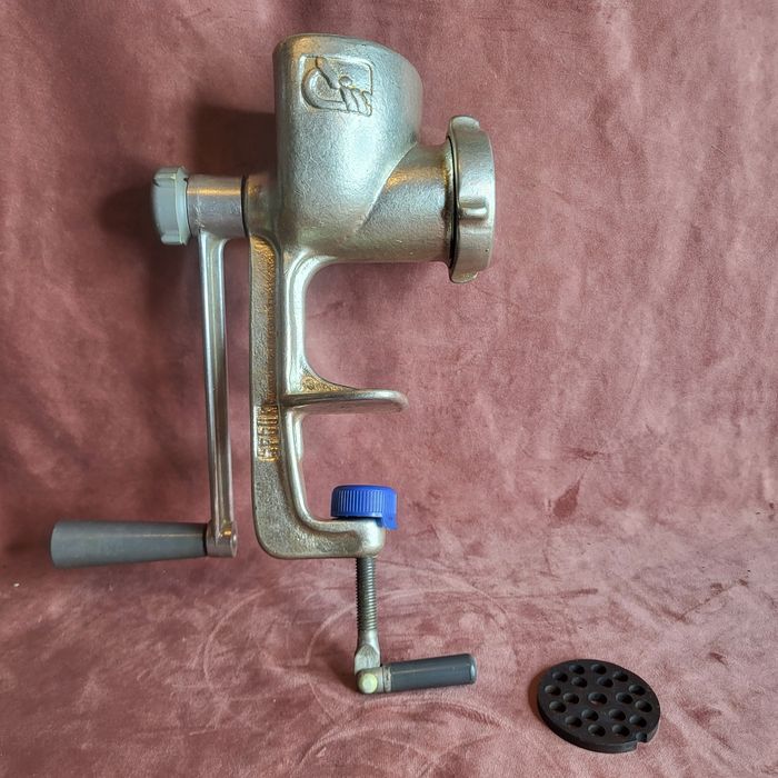 Stara maszynka do mięsa rosyjska ¹⁸⁰