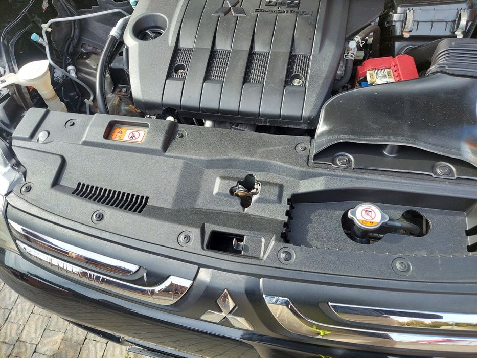 Мітсубіші Оутлендер 3