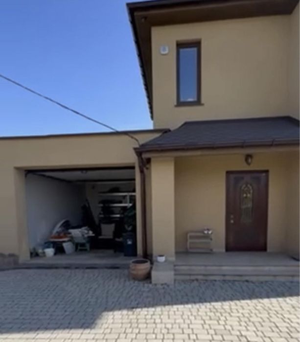 Продам 2-х поверх. будинок в Олександрівці, поряд з Котовського (219-284)
