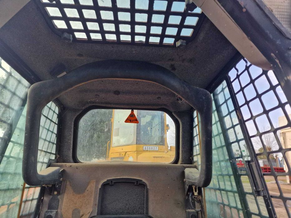 MINI PÁ CARREGADORA BOBCAT S100