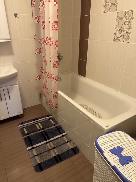 Здам в оренду двох рівневу квартиру з гаражем