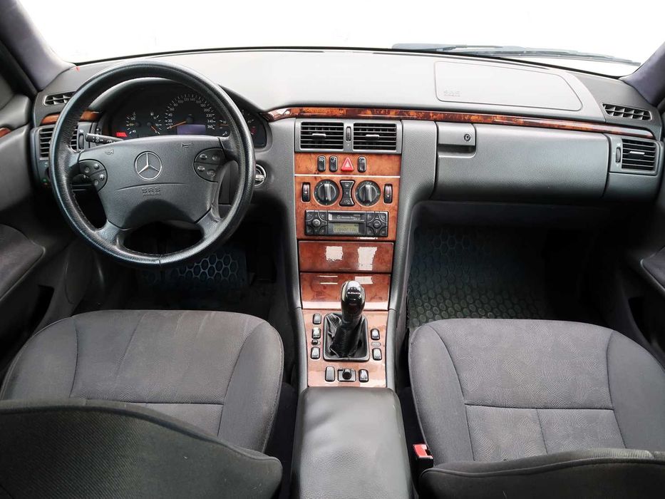 Mercedes-Benz E 220 CDI, nacional, 2001