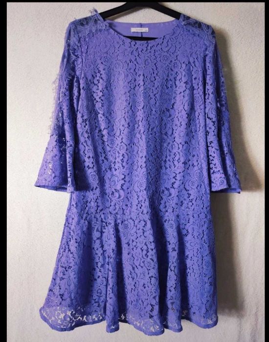 Koronkowa liliowa sukienka