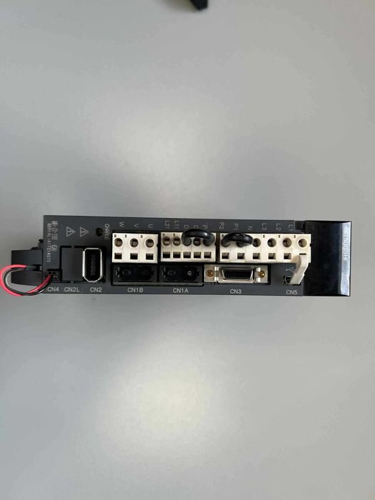 MR-J3-20B MITSUBISHI serwowzmacniacz 200W falownik serwonapęd