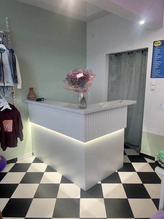 Lada sklepowa / recepcja