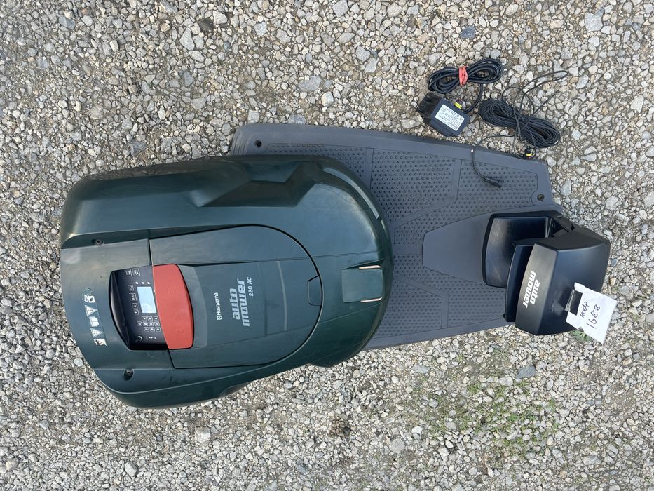 Robot Koszący Husqvarna 220 AC Auto Mower do 1800 M2