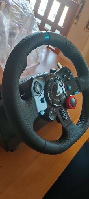 Volante Logitech G29 com suporte