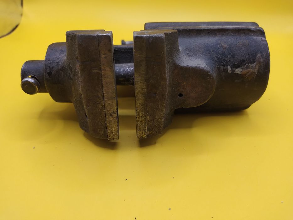 Тиски слесарные СССР