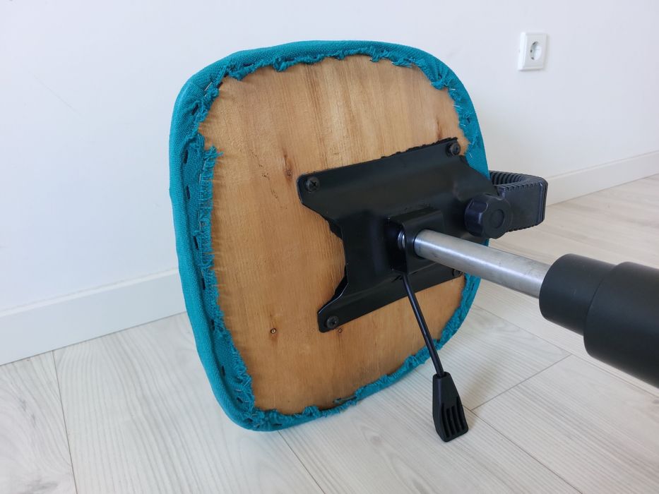 Cadeira de Escritório Infantil Ajustável em Bom Estado