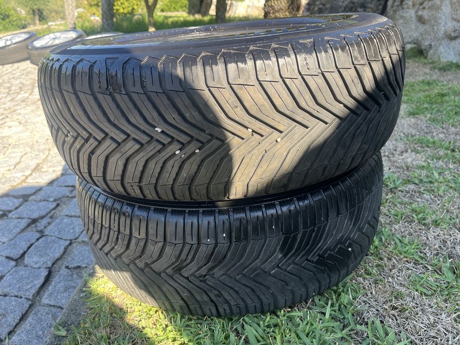 2 Pneus 205/55R16 Michelin CrossClimate - Bom estado