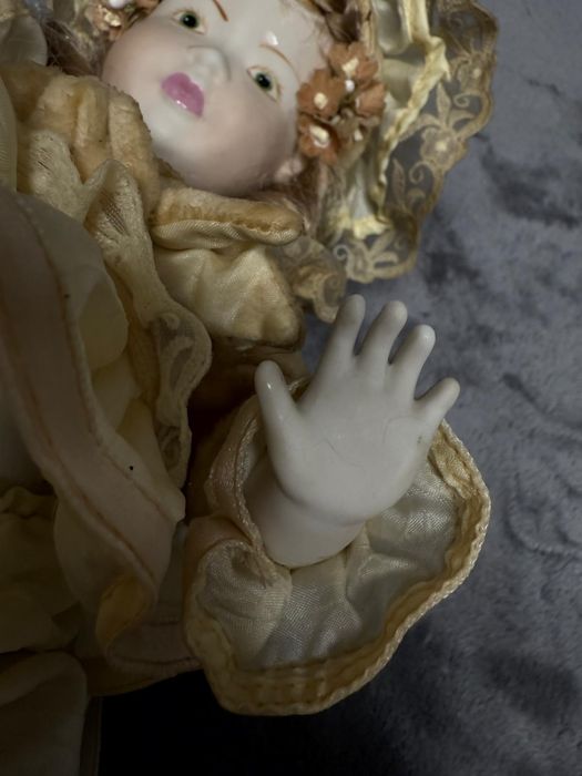 Boneca de porcelana
