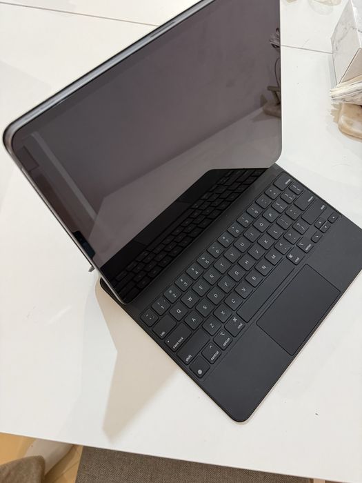 Apple Magic Keyboard do iPad Pro w kolorze czarnym