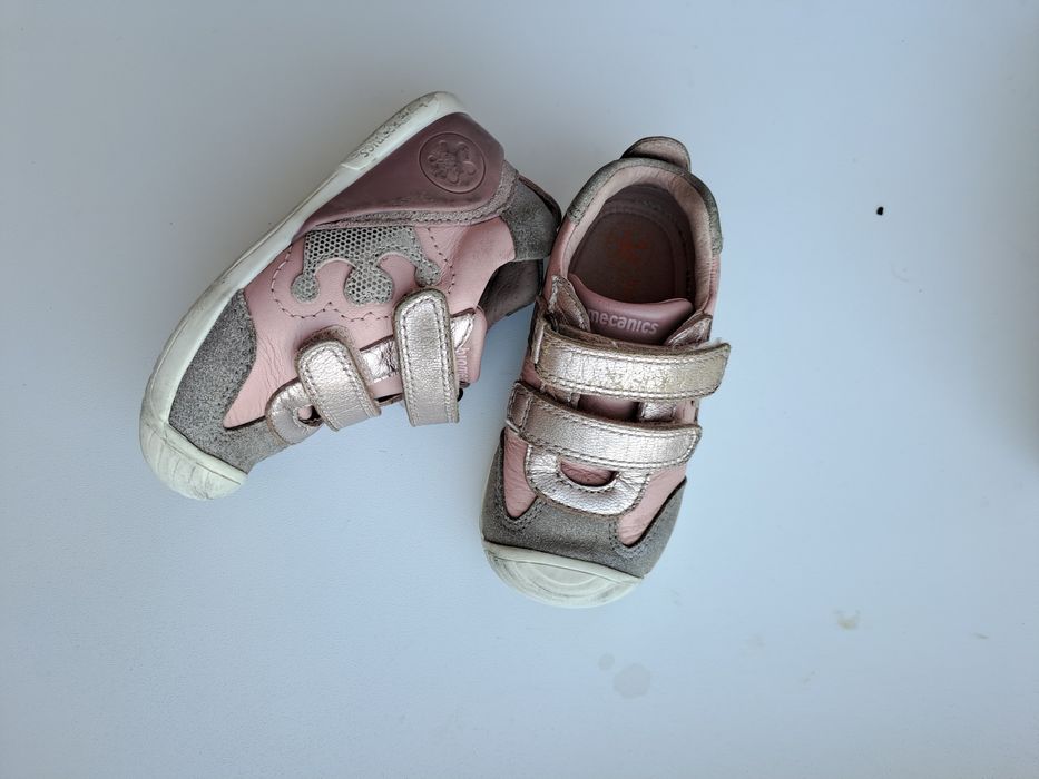 Кросівки Biomecanics 23 на дівчинку