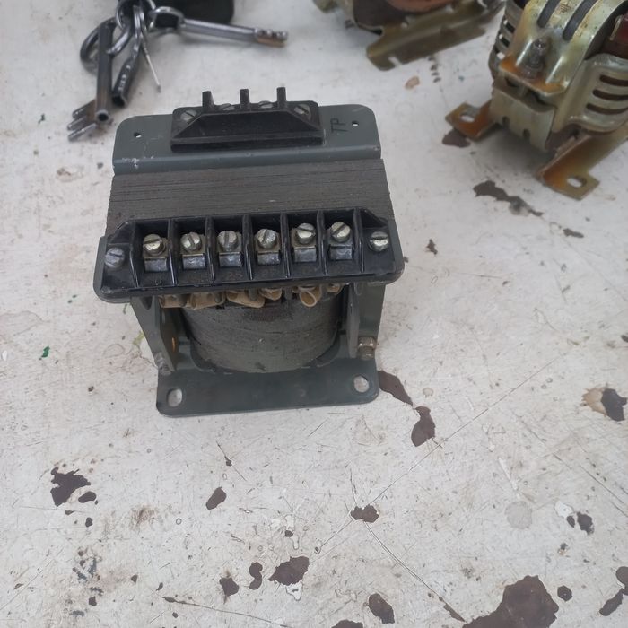 Продам трансформатори 380 і 220 в.