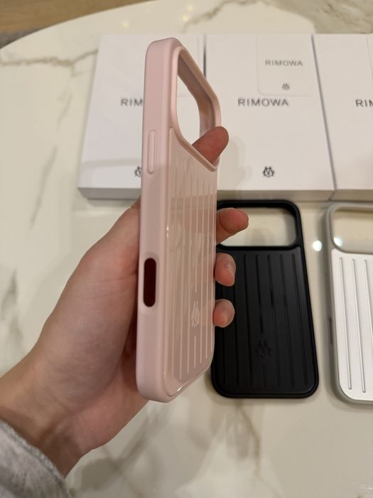 Чехол кейс бампер Rimowa Case 17 Pro Max aluminium, black, green, pink