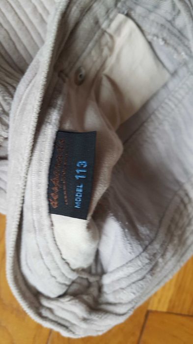 Spodnie jasne bezowe material ( nie jeans ) rozmiar S/M