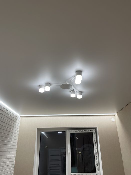 Натяжні стелі. Натяжные потолки