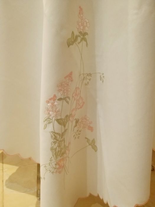 Скатертина з вишивкою, розмір 2,5 на 1,5 м