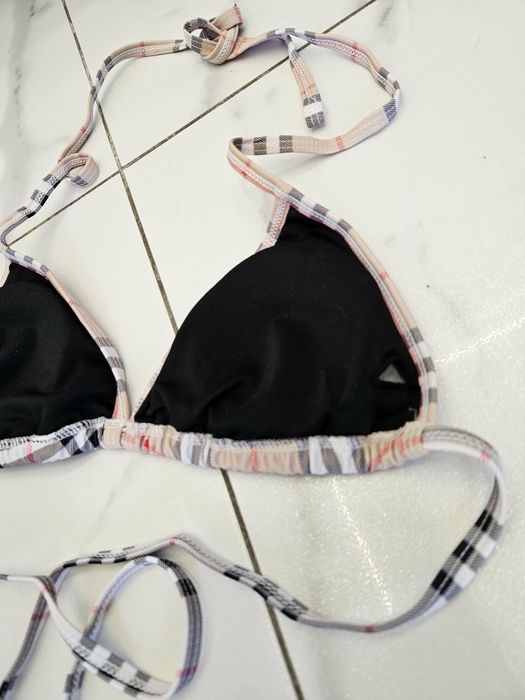 Piękny nowy stroj kąpielowy Burberry London