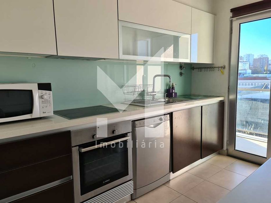 Arrenda-se T1 Mobilado - MetroCity