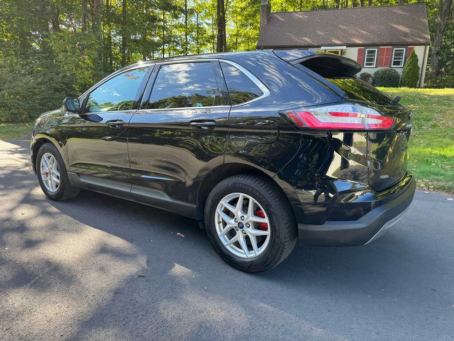 Ford Edge      2021