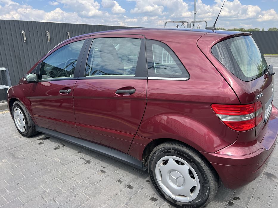 Продам авто Mercedes b150 автомат