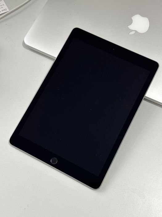 iPad Pro 9.7” 32gb wi-fi + lte A1674