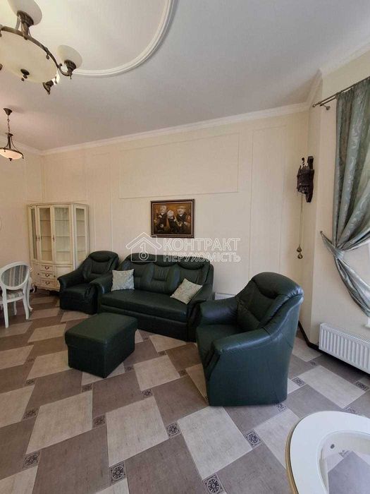 Продається будинок 307 м2, з бомбосховищем, м. Студентська