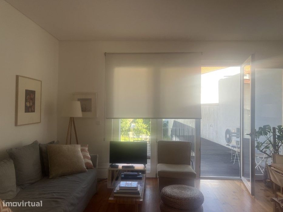Apartamento T2, com jardim e garagem, no centro do Porto