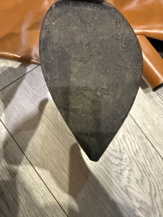 Продам брендові сапожки