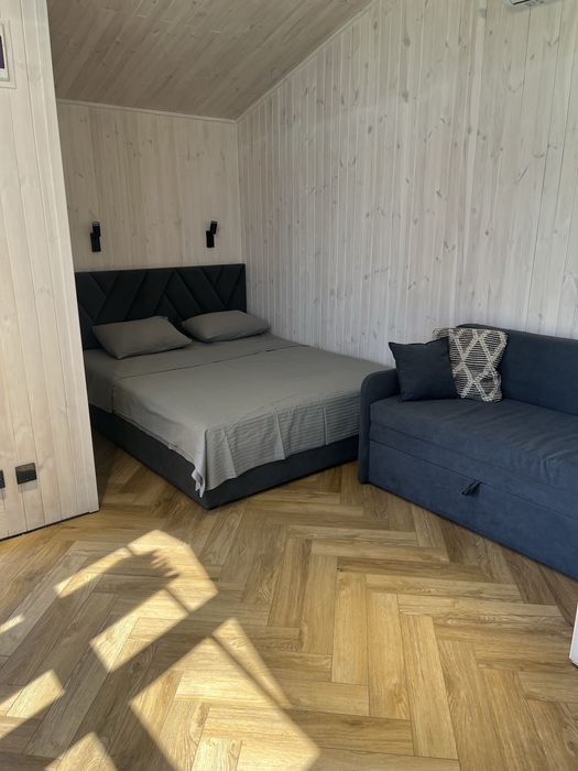 Подобово , Посуточно ,дом ,бассейн з підігрівом  , дом под Киевом 15 мин от метро Героев Днепра