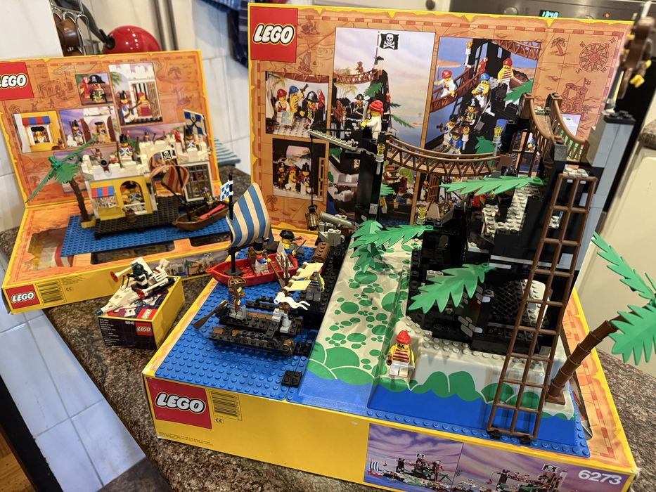 Rock Island Refuge #6273 LEGO Pirates