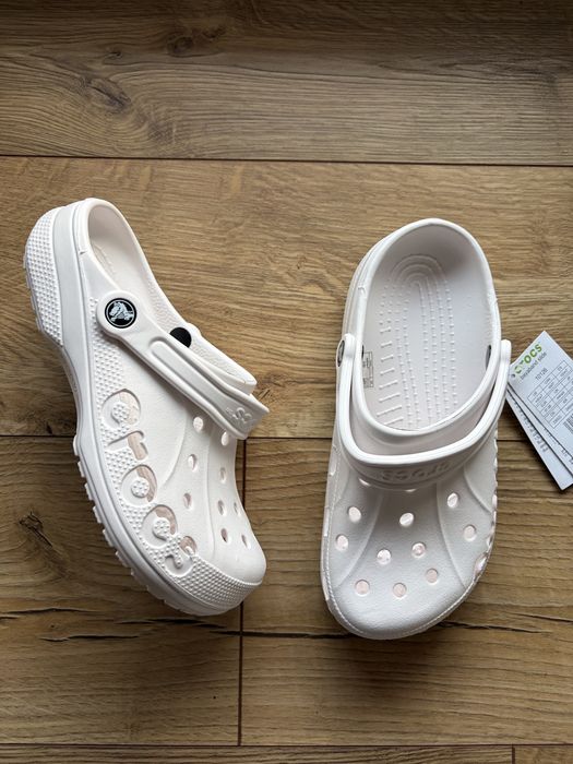 Biale klapki crocs na lato 37-38