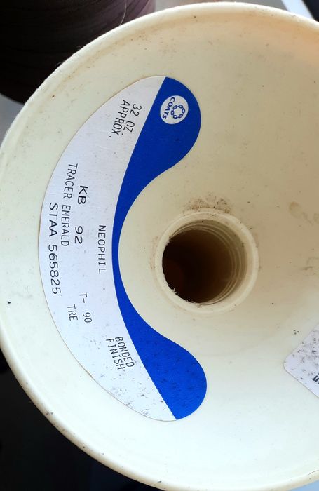 Linha de costura Coats Neophil bonded nylon 32oz