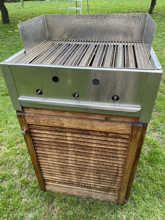 Grill gazowy ze stali nierdzewnej